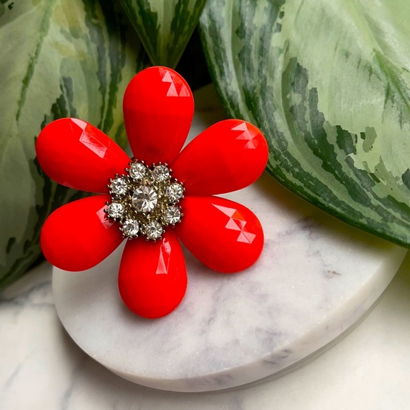 Large Floral Statement Ring 🌺 - Picture 1 of 7